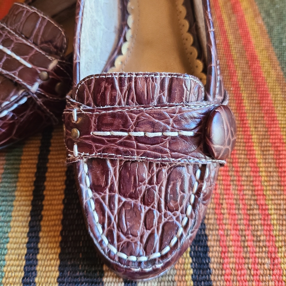 Leather Flat Round Toe Slides